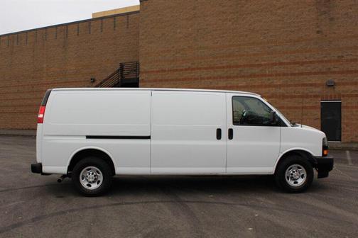 Summit White 2020 Chevrolet Express 2500 RWD 2500 Extended Wheelbase WT