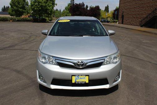 Classic Silver Metallic 2014 Toyota Camry XLE