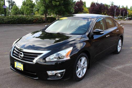 Super Black 2015 Nissan Altima 2.5 SV