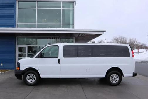 2017 GMC Savana 3500 LS