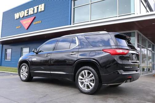 Mosaic Black Metallic 2021 Chevrolet Traverse High Country