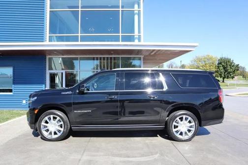 2021 Chevrolet Suburban 4WD High Country