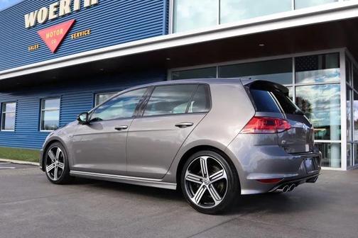 2016 Volkswagen Golf R 4-Door