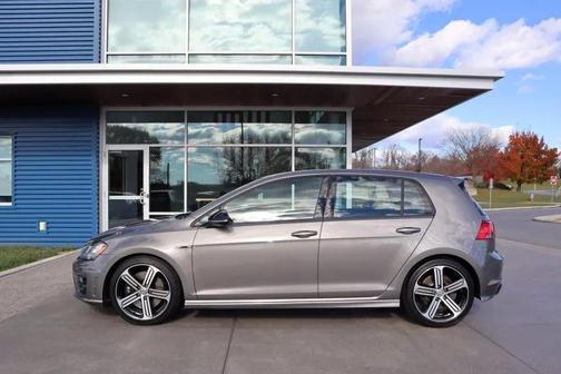 2016 Volkswagen Golf R 4-Door