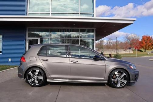 2016 Volkswagen Golf R 4-Door