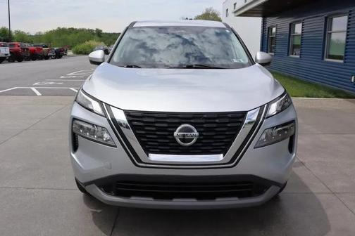 Brilliant Silver Metallic 2021 Nissan Rogue SV
