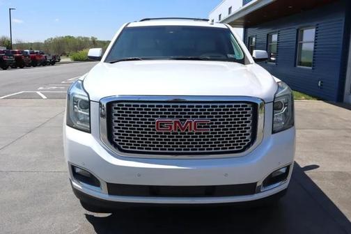 White 2016 GMC Yukon XL Denali