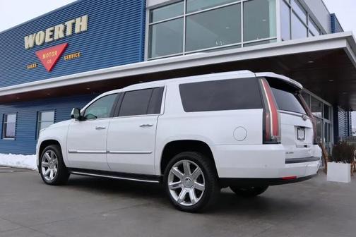 2017 Cadillac Escalade ESV Luxury