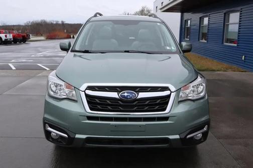 Jasmine Green Metallic 2018 Subaru Forester 2.5i Limited