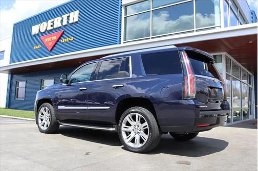 2017 Cadillac Escalade Luxury