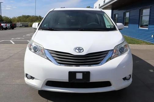 2013 Toyota Sienna XLE