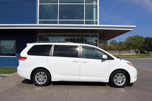 2013 Toyota Sienna XLE