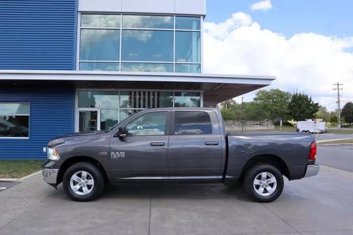 2019 RAM 1500 SLT