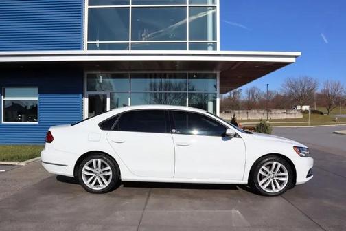 2019 Volkswagen Passat 2.0T Wolfsburg Edition