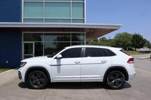 White 2021 Volkswagen Atlas Cross Sport 3.6L V6 SE w/Technology R-Line