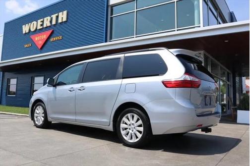2017 Toyota Sienna XLE