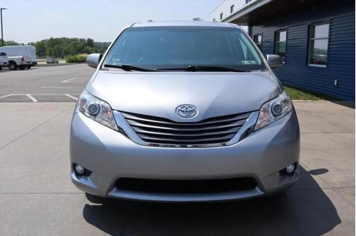 2017 Toyota Sienna XLE