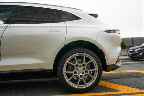 2021 Aston Martin DBX AWD