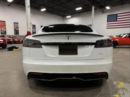 2021 Tesla Model S Plaid