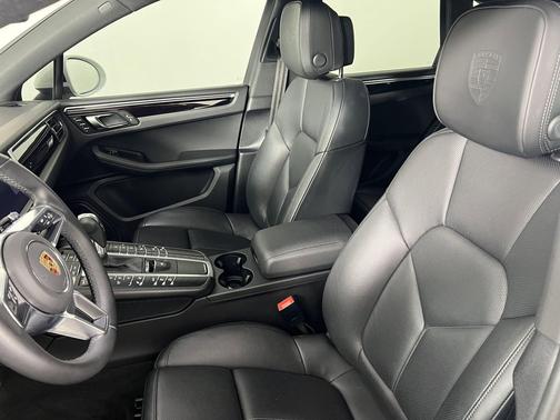 2021 Porsche Macan AWD