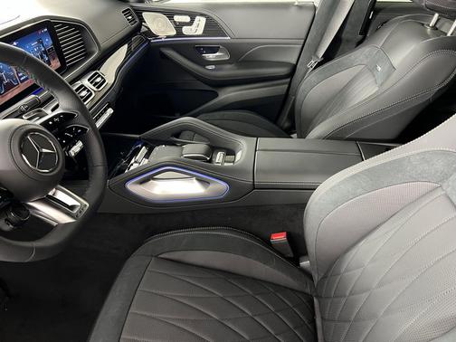 2025 Mercedes-Benz AMG GLS 63 Base