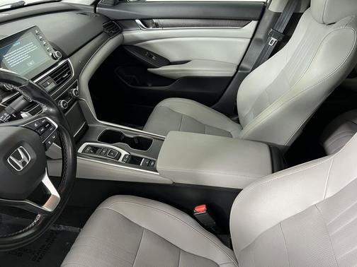 2019 Honda Accord Touring 2.0T