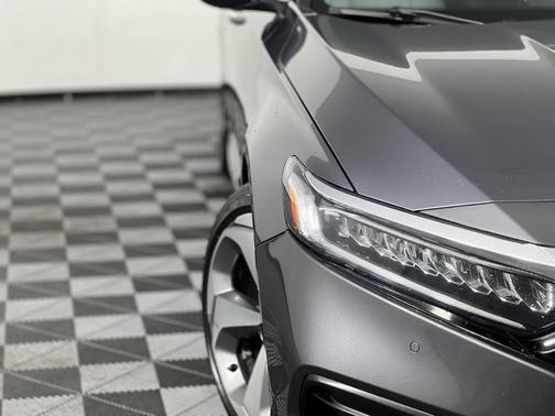 2019 Honda Accord Touring 2.0T