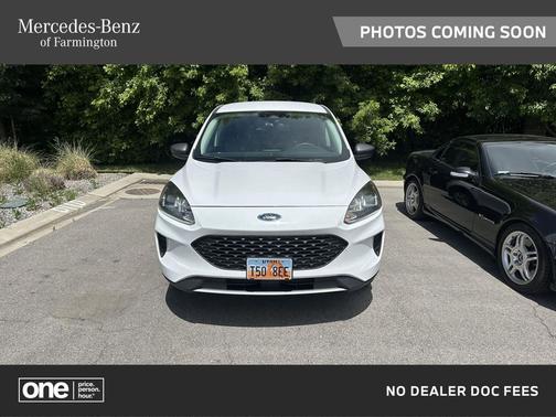 Oxford White 2022 Ford Escape S
