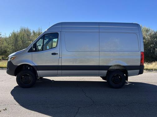 2025 Mercedes-Benz Sprinter 2500 Standard Roof