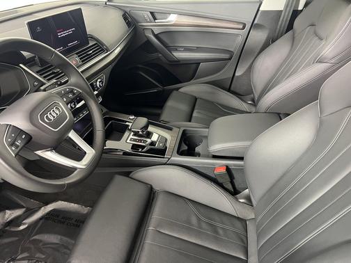 2024 Audi Q5 45 S line Premium Plus