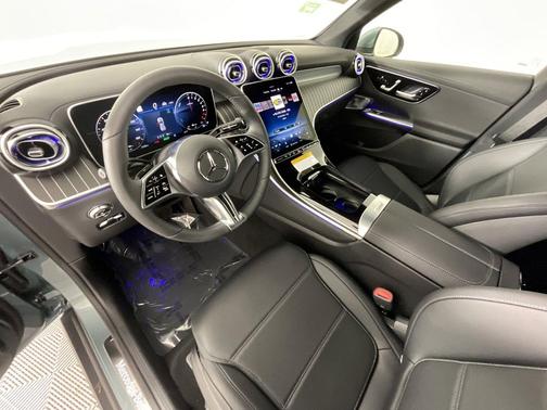 2025 Mercedes-Benz GLC 350e Base