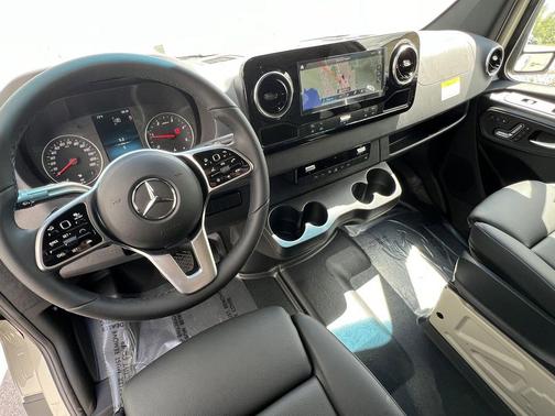 2024 Mercedes-Benz Sprinter 2500 High Roof