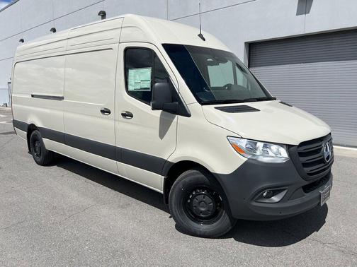 2024 Mercedes-Benz Sprinter 2500 High Roof