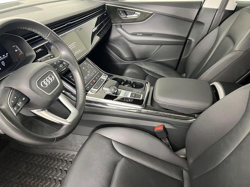 2022 Audi Q7 45 Premium