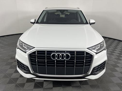 2022 Audi Q7 45 Premium