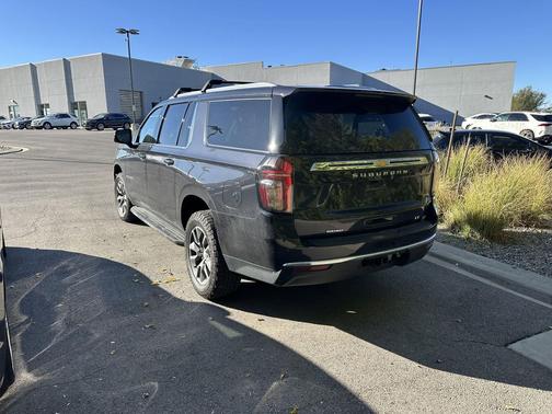 2024 Chevrolet Suburban LT