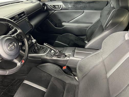 2023 Toyota GR86 Premium