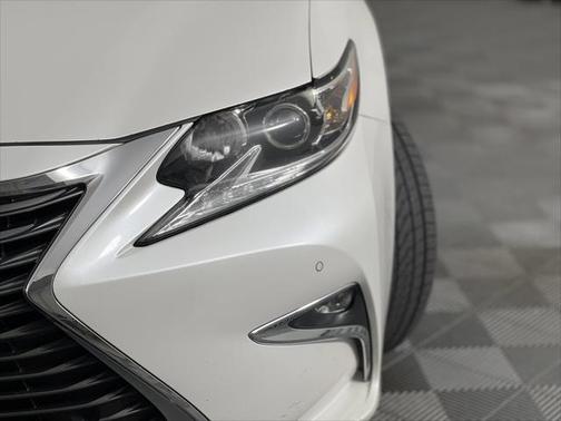 2016 Lexus ES 350 Base