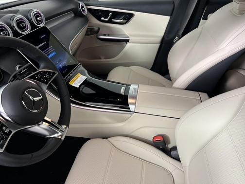 2025 Mercedes-Benz GLC 350e Base