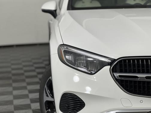 2025 Mercedes-Benz GLC 350e Base