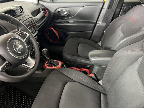 2016 Jeep Renegade Trailhawk