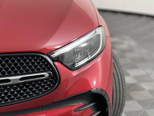 2026 Mercedes-Benz GLC 300 4MATIC