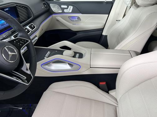 Polar White 2026 Mercedes-Benz GLS 450 4MATIC