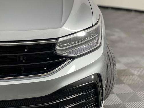 2023 Volkswagen Tiguan 2.0T SE R-Line Black 4MOTION