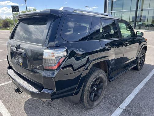 Midnight Black Metallic 2017 Toyota 4Runner SR5