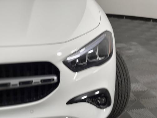 Polar White 2026 Mercedes-Benz GLA 250 4MATIC