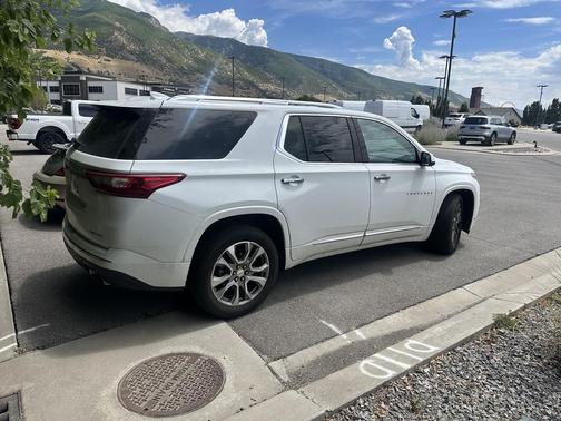 Summit White 2020 Chevrolet Traverse Premier