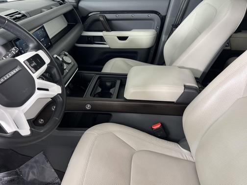 2023 Land Rover Defender 110 SE