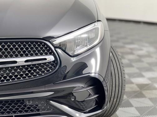 2026 Mercedes-Benz GLC 300 4MATIC