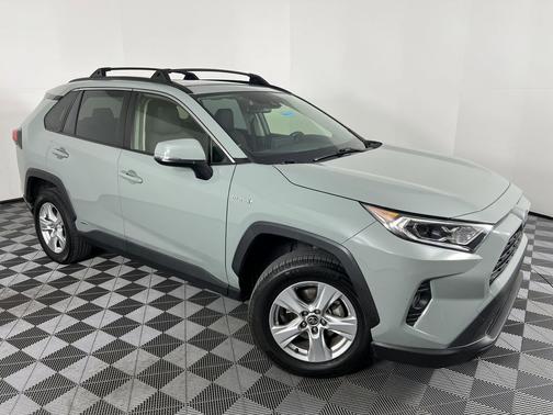 2021 Toyota RAV4 Hybrid XLE